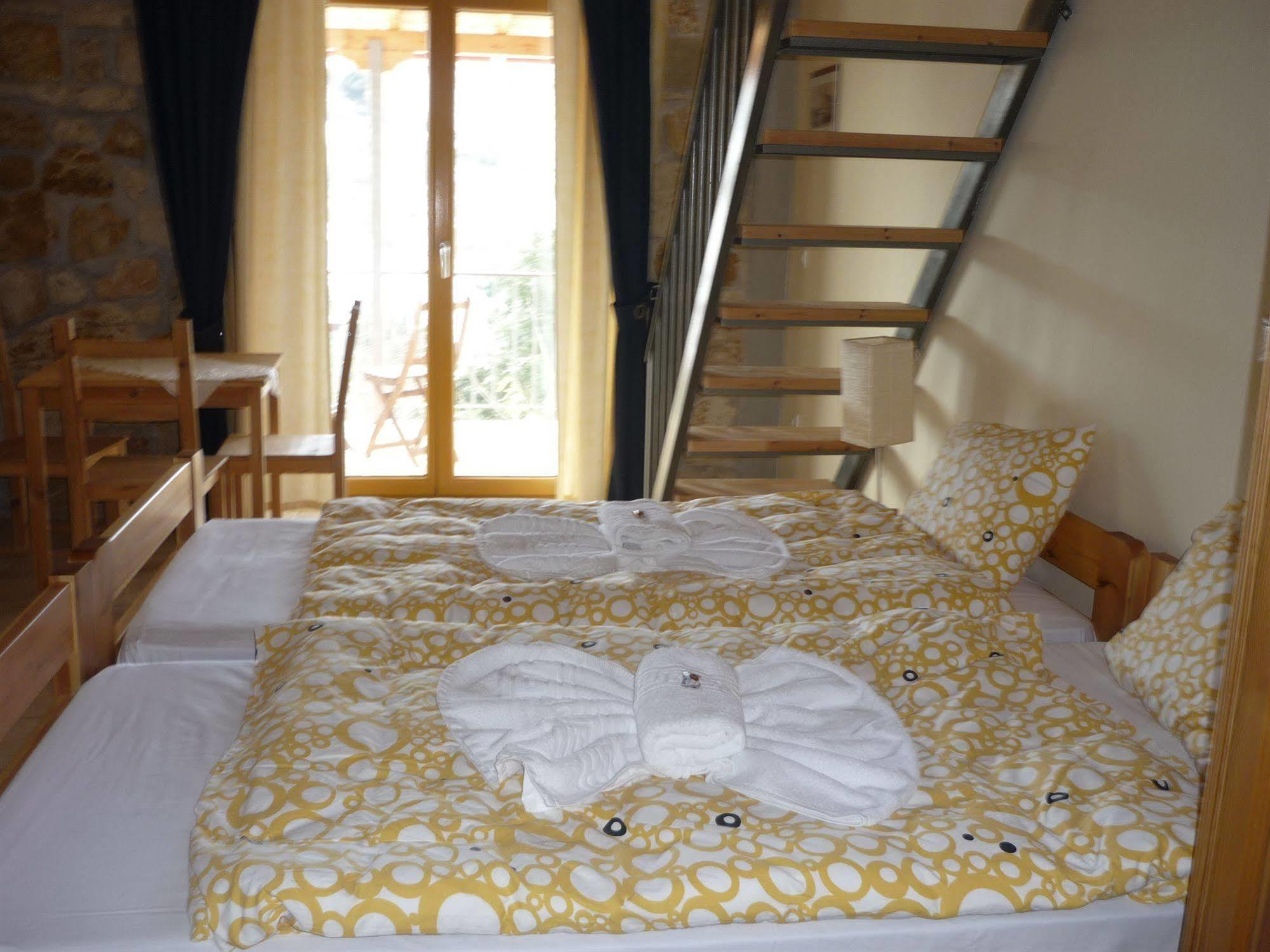 Elisson Hostel Krionérion Екстериор снимка